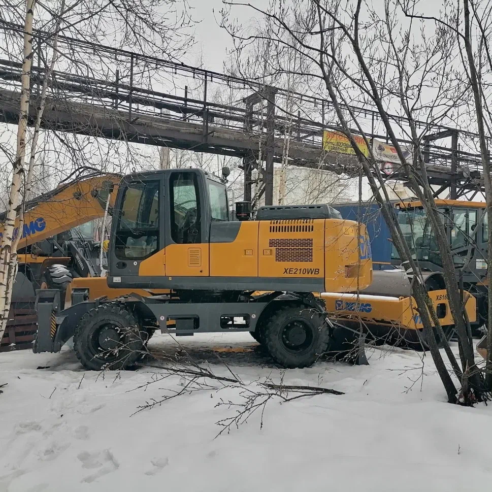 Экскаватор XCMG XE210WB