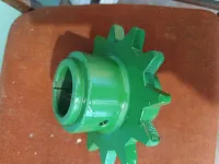Звездочка транспортера наклонной камеры HXE123463 John Deere - T13