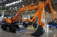 E140WG Колесный экскаватор